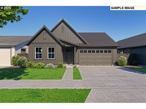 1821 S Pepperwood ST Canby OR 97013
