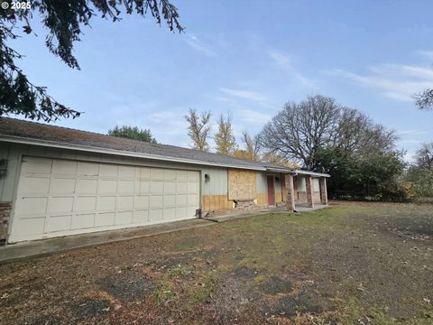 A home in Roseburg