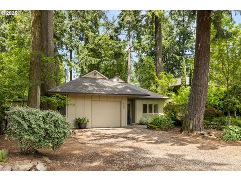 589 RIDGEWAY RD Lake Oswego OR 97034