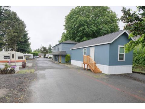 8205 SE HARNEY ST Portland OR 97266