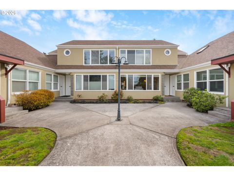 2438 NE KILLINGSWORTH ST 4 Portland OR 97211