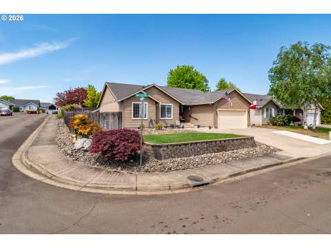 Featured picture for the property 427423962