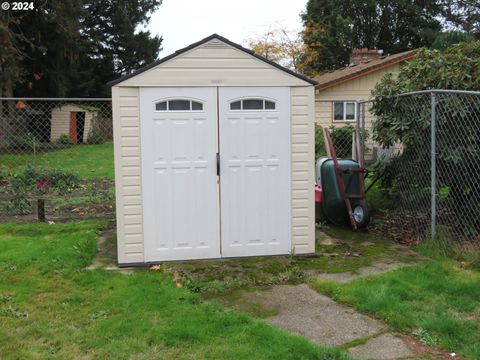 A home in Newberg