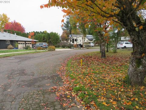 A home in Newberg