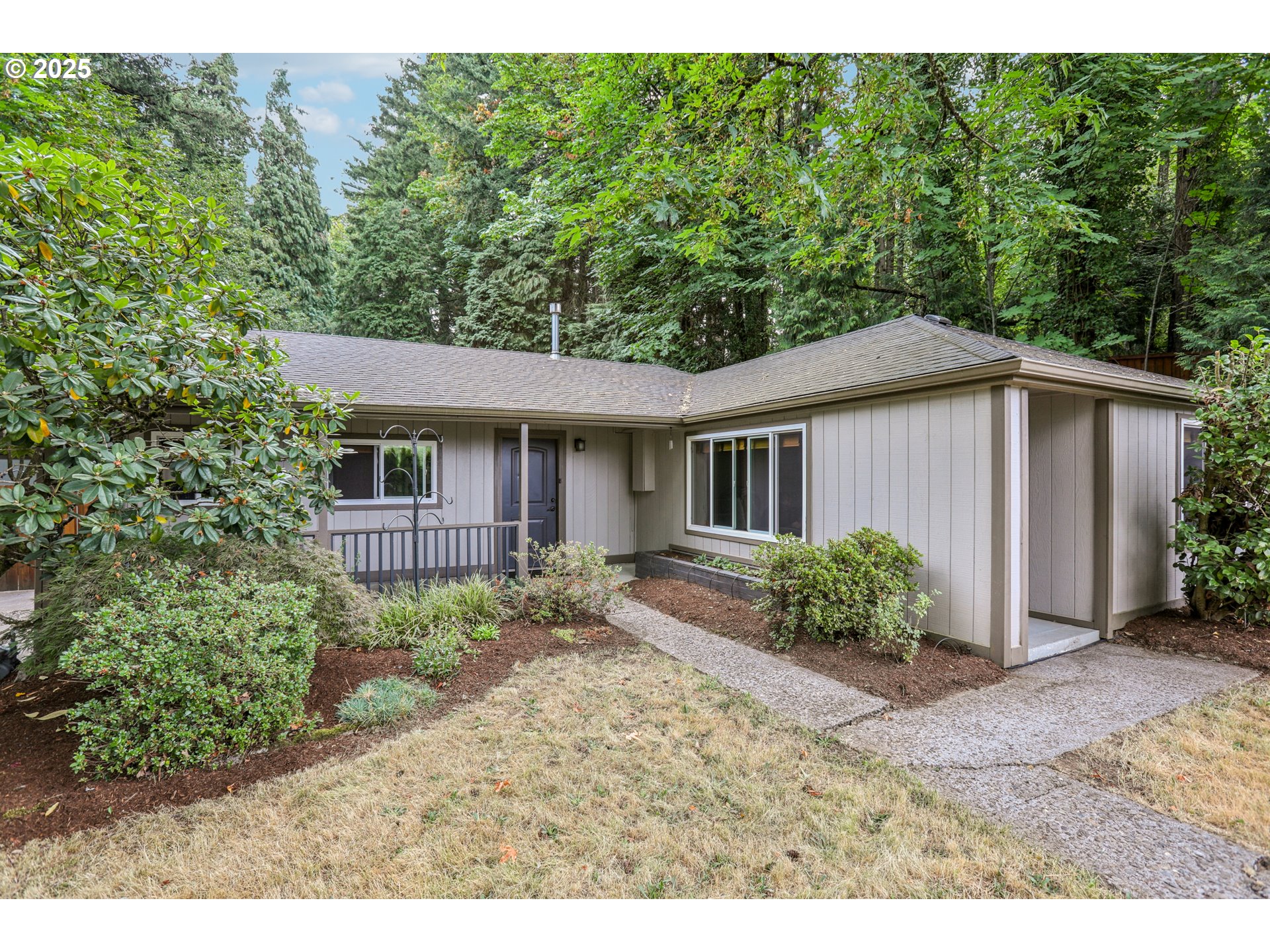 676 NE KANE DR