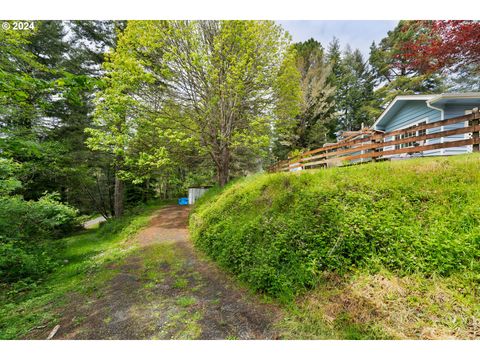 A home in Coos Bay