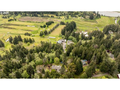 A home in Coos Bay