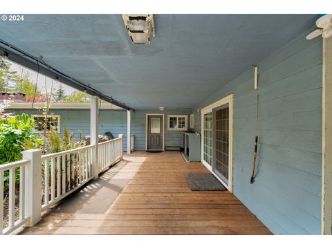 A home in Coos Bay