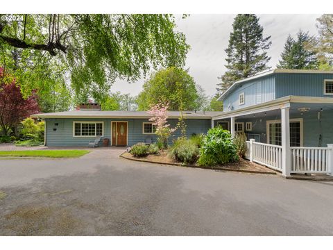 A home in Coos Bay