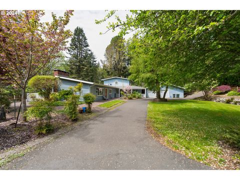 A home in Coos Bay