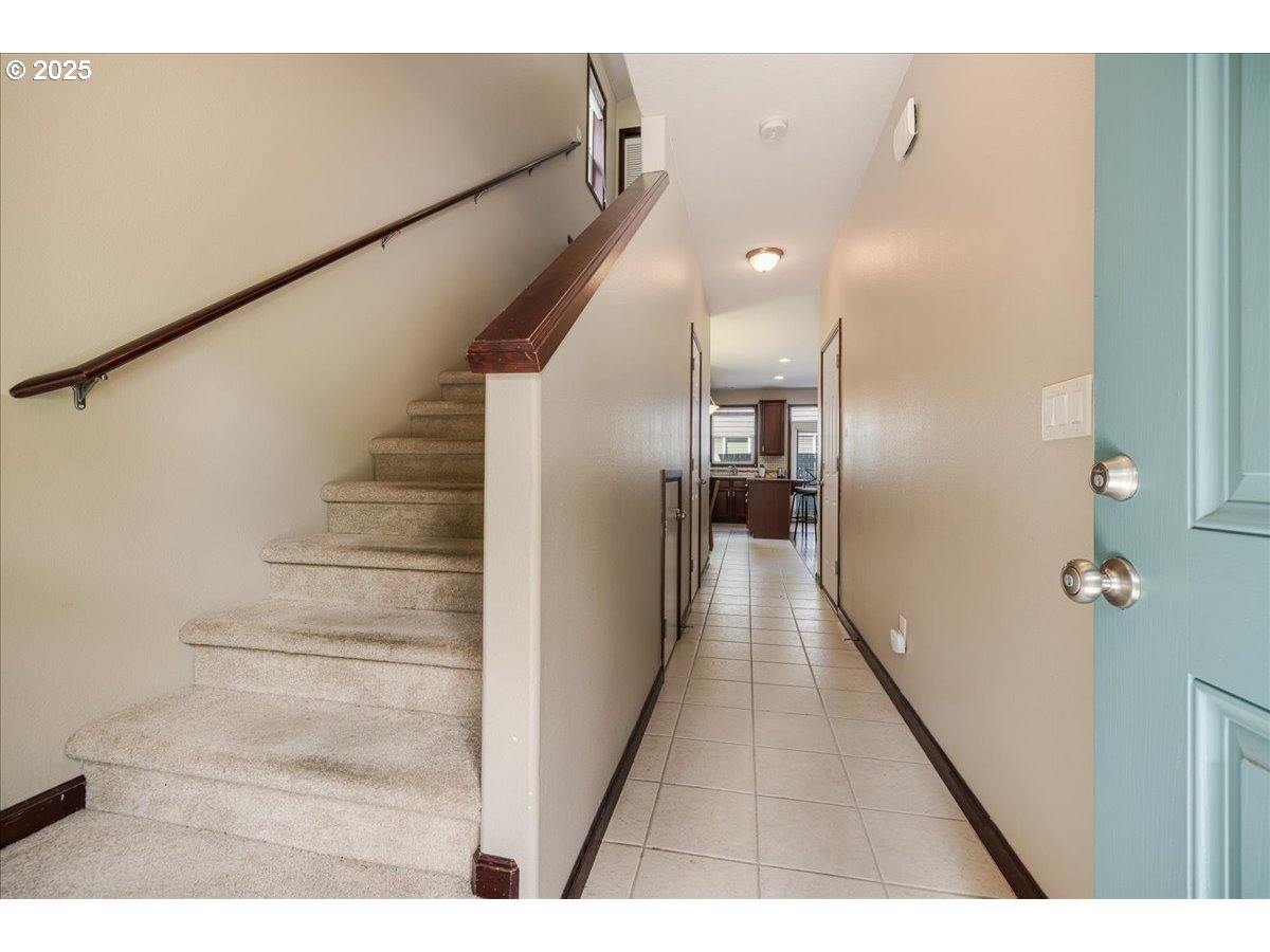 810 E 9TH ST E18