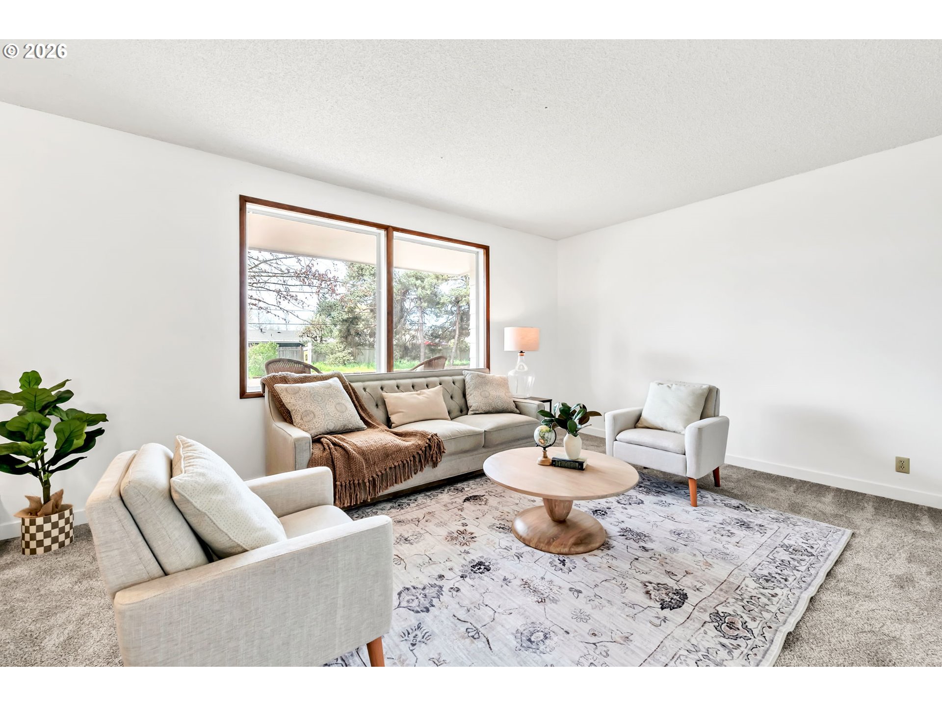 1140 OAK DR