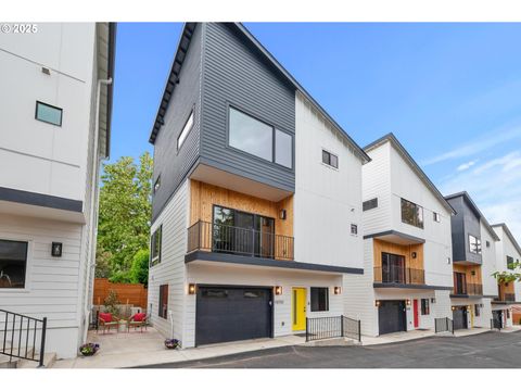 10731 NE FREMONT ST Portland OR 97220