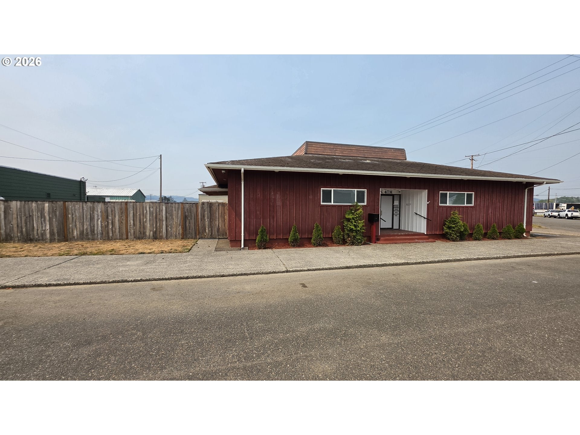 364 N 4TH ST