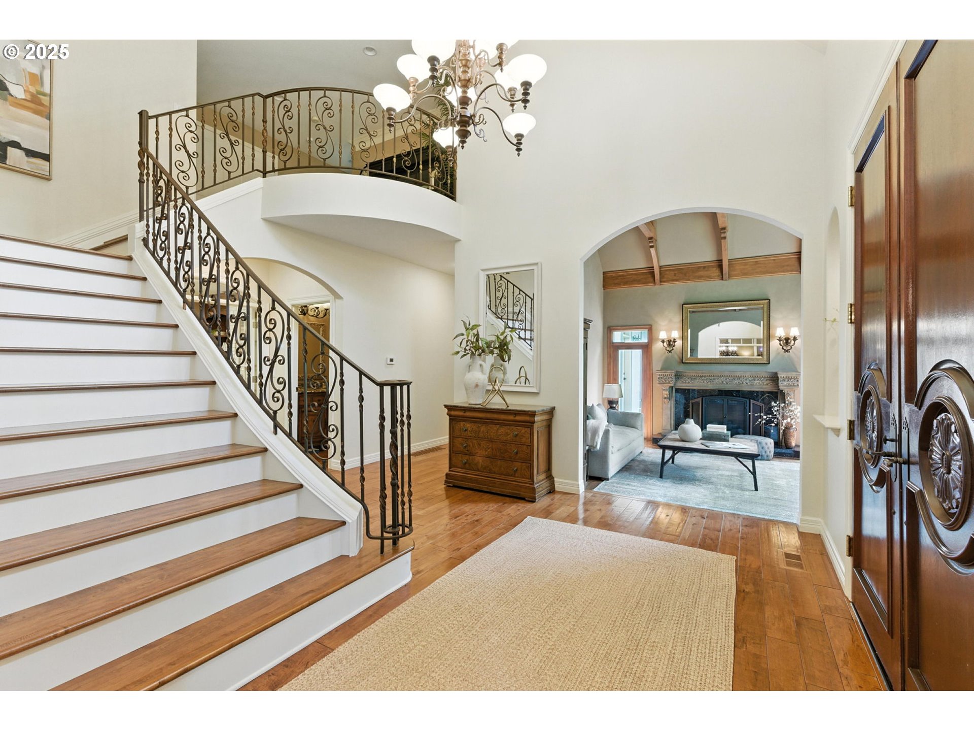 2812 BEACON HILL DR