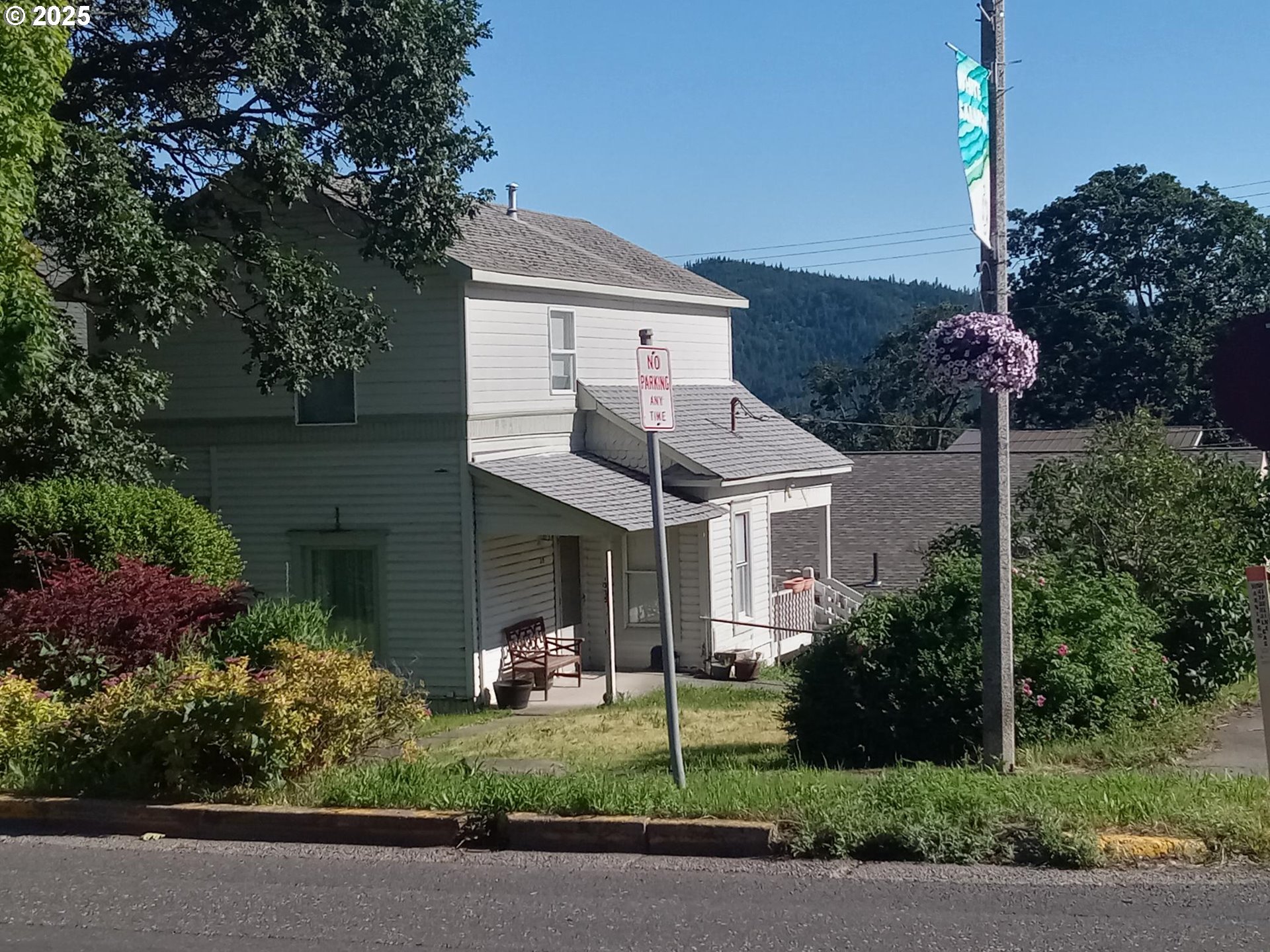 315 E JEWETT BLVD