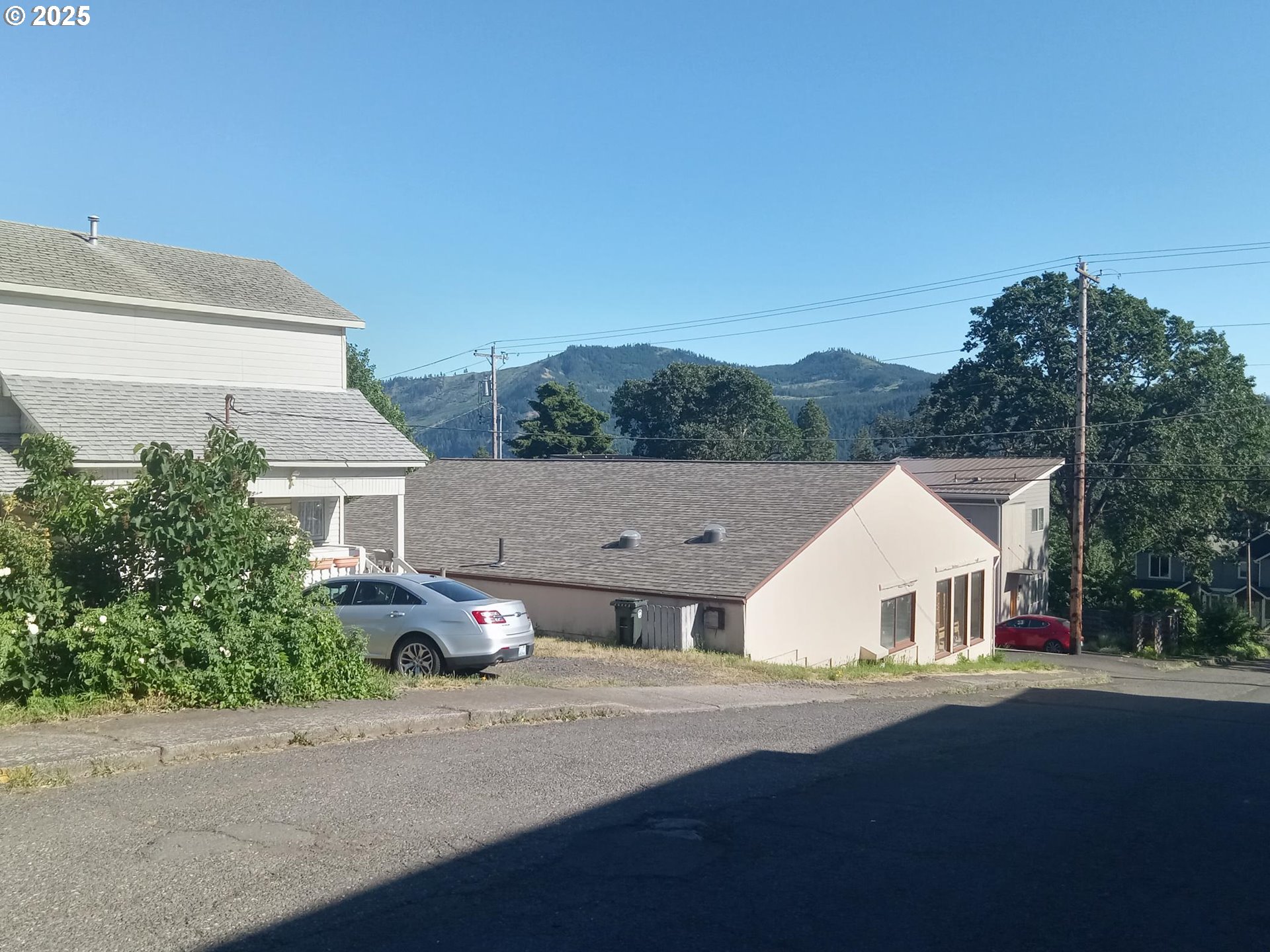 315 E JEWETT BLVD