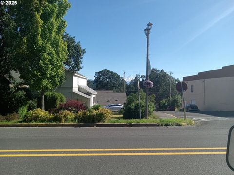 315 E JEWETT BLVD White Salmon WA 98672