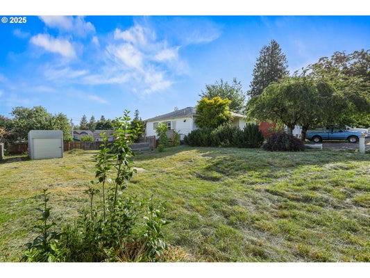 38565 PLEASANT ST, SANDY, OR 97055 - Image c32ef7cd7e795b1b6c819edbdbdc30a7/2754445565