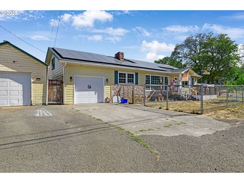 2974 NE DOUGLAS AVE Roseburg OR 97470