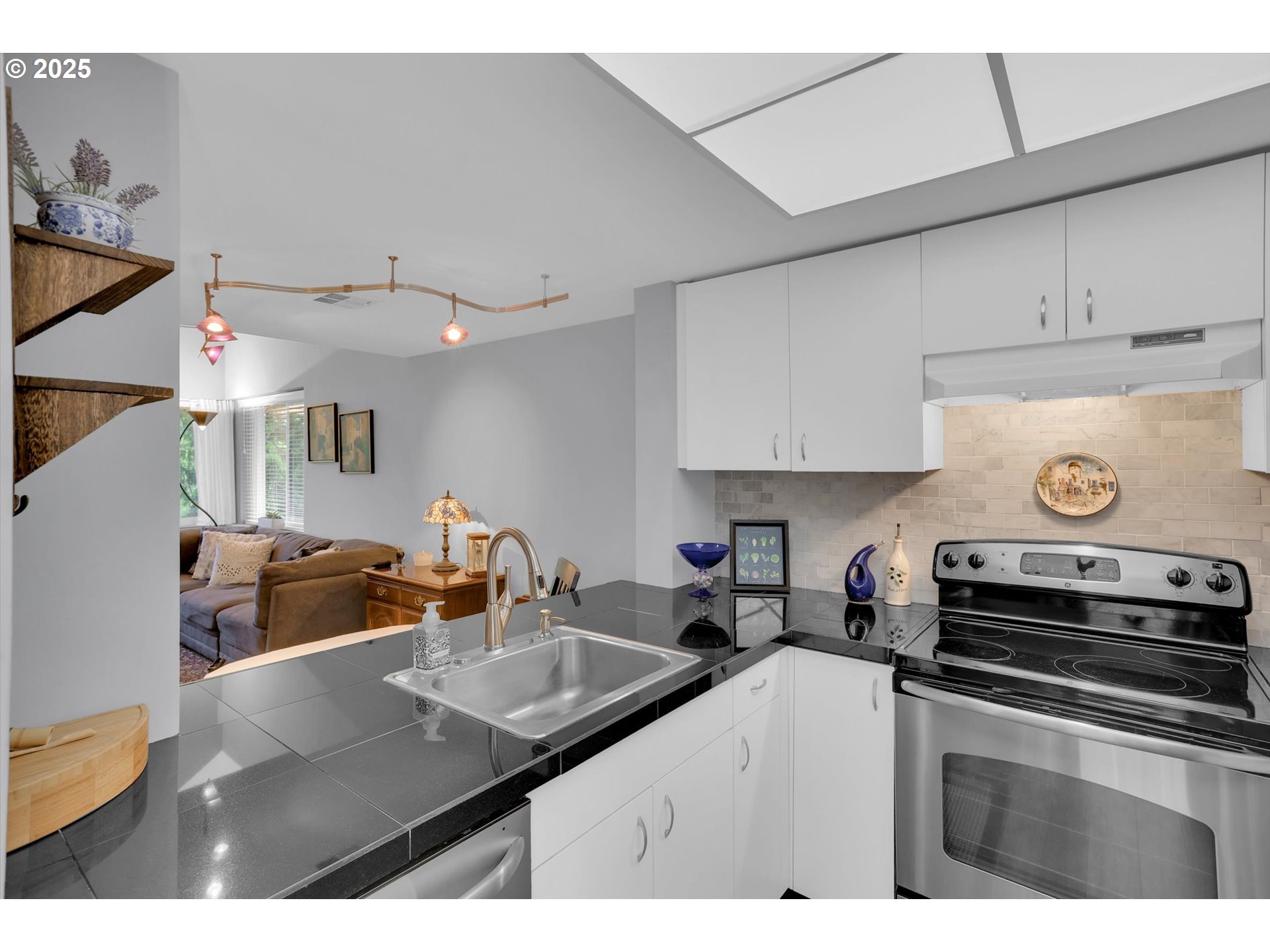 6625 W BURNSIDE RD 252
