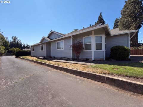 Photo of 1586 NE Grandhaven St, McMinnville, OR 97128 (MLS # 628590431)