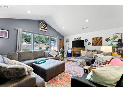 Tiny photo for 443 N Hyland Ln, Lowell, OR 97452 (MLS # 163066091)