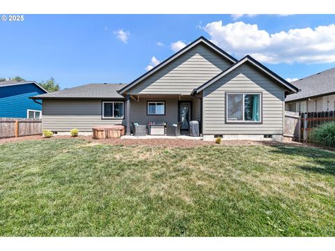 Tiny photo for 443 N Hyland Ln, Lowell, OR 97452 (MLS # 163066091)