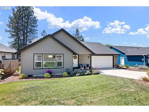 Tiny photo for 443 N Hyland Ln, Lowell, OR 97452 (MLS # 163066091)