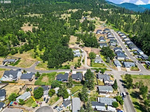 Tiny photo for 443 N Hyland Ln, Lowell, OR 97452 (MLS # 163066091)