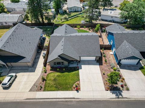 Tiny photo for 443 N Hyland Ln, Lowell, OR 97452 (MLS # 163066091)
