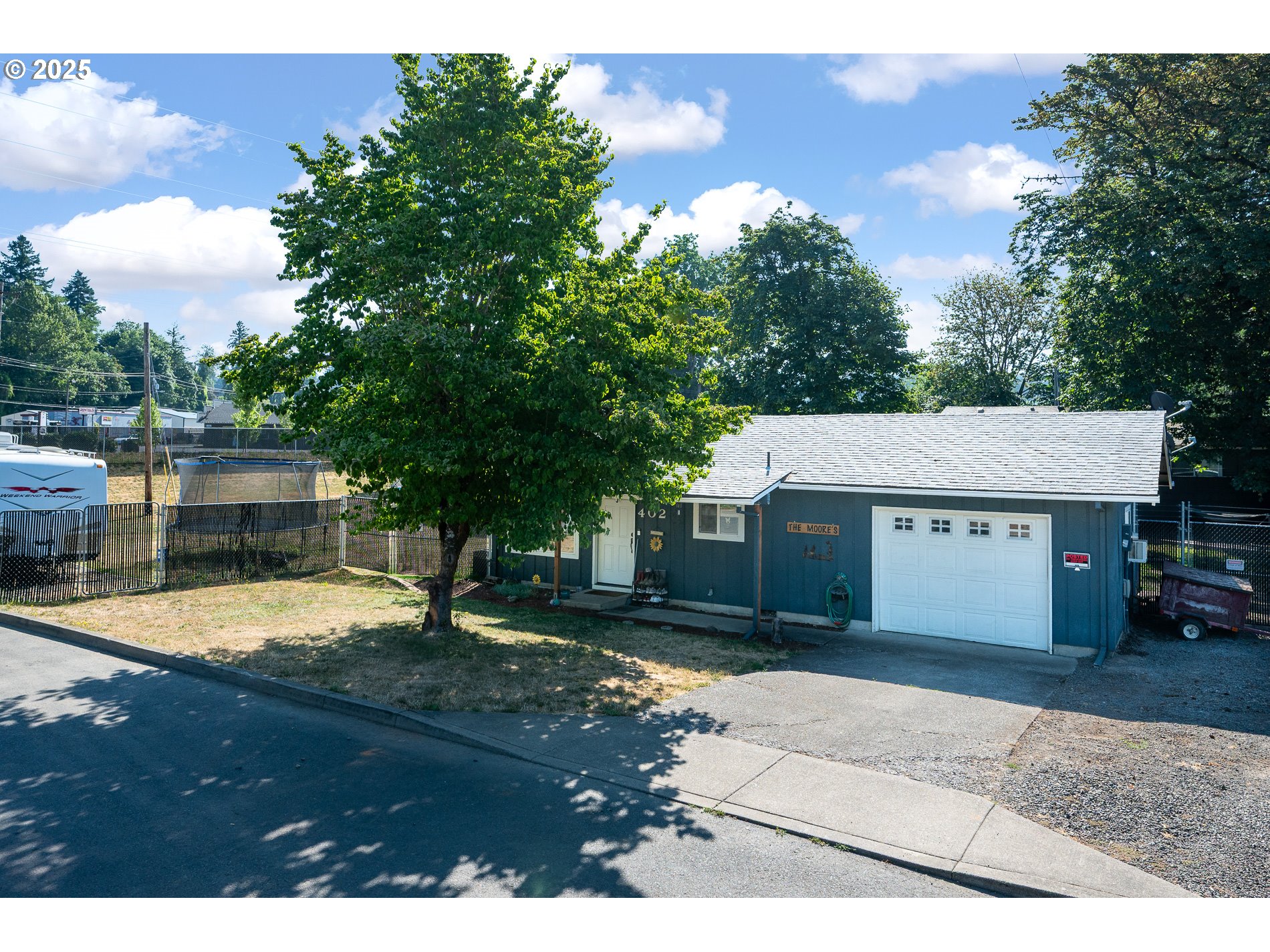 402 SW IVY RD