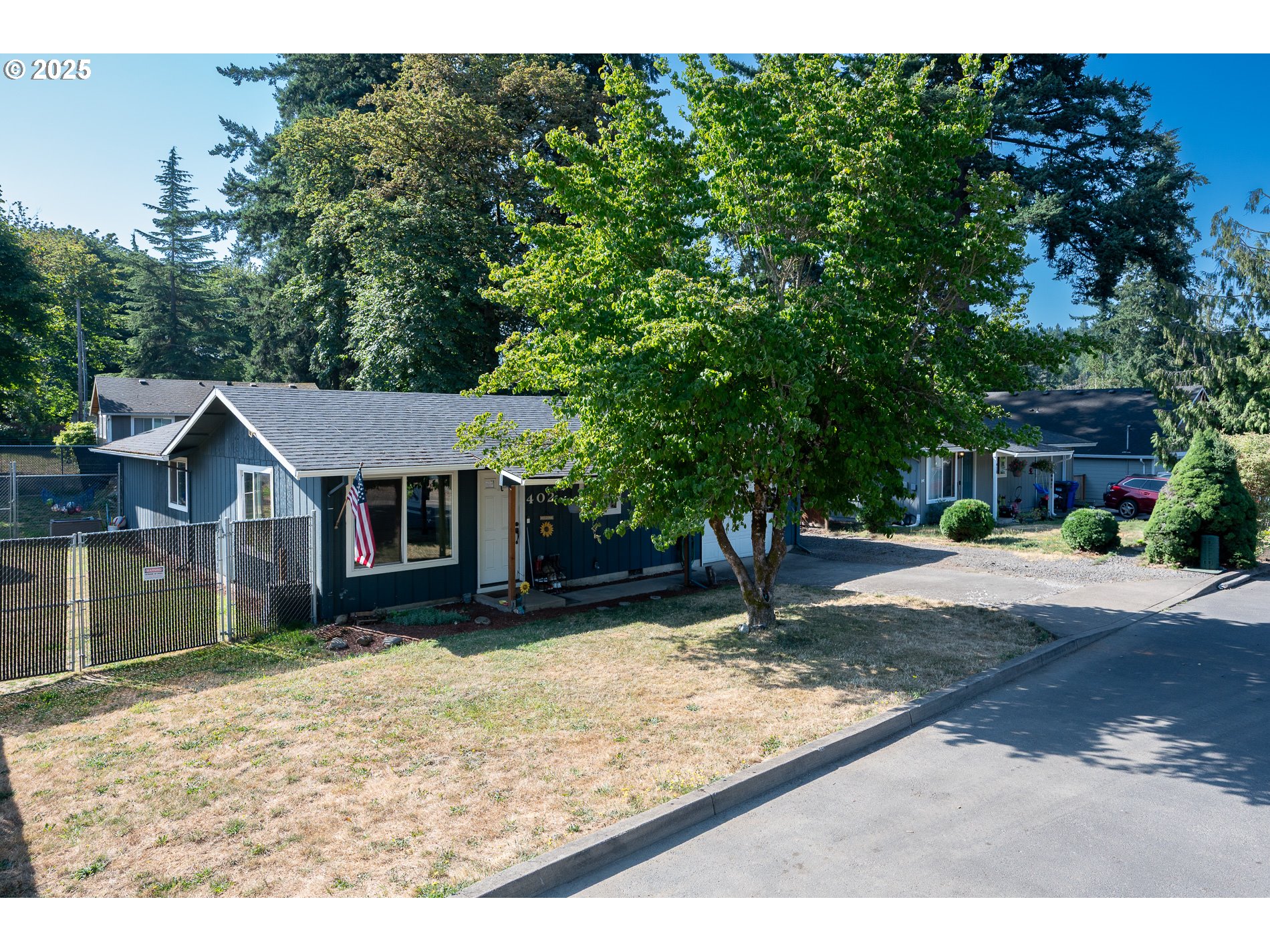 402 SW IVY RD