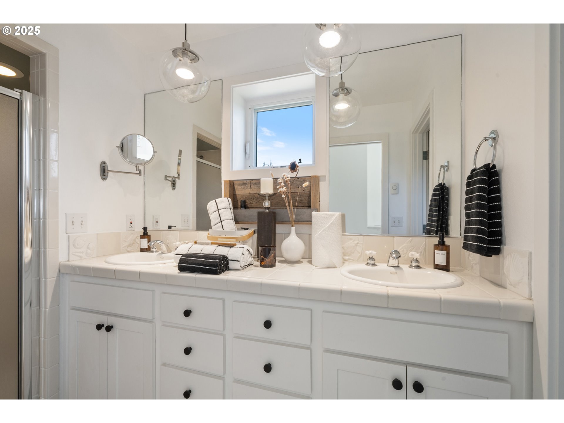 Oceanside, Oregon 97134, United States, 2 Bedrooms Bedrooms, ,1 BathroomBathrooms,Residential,Active,137778