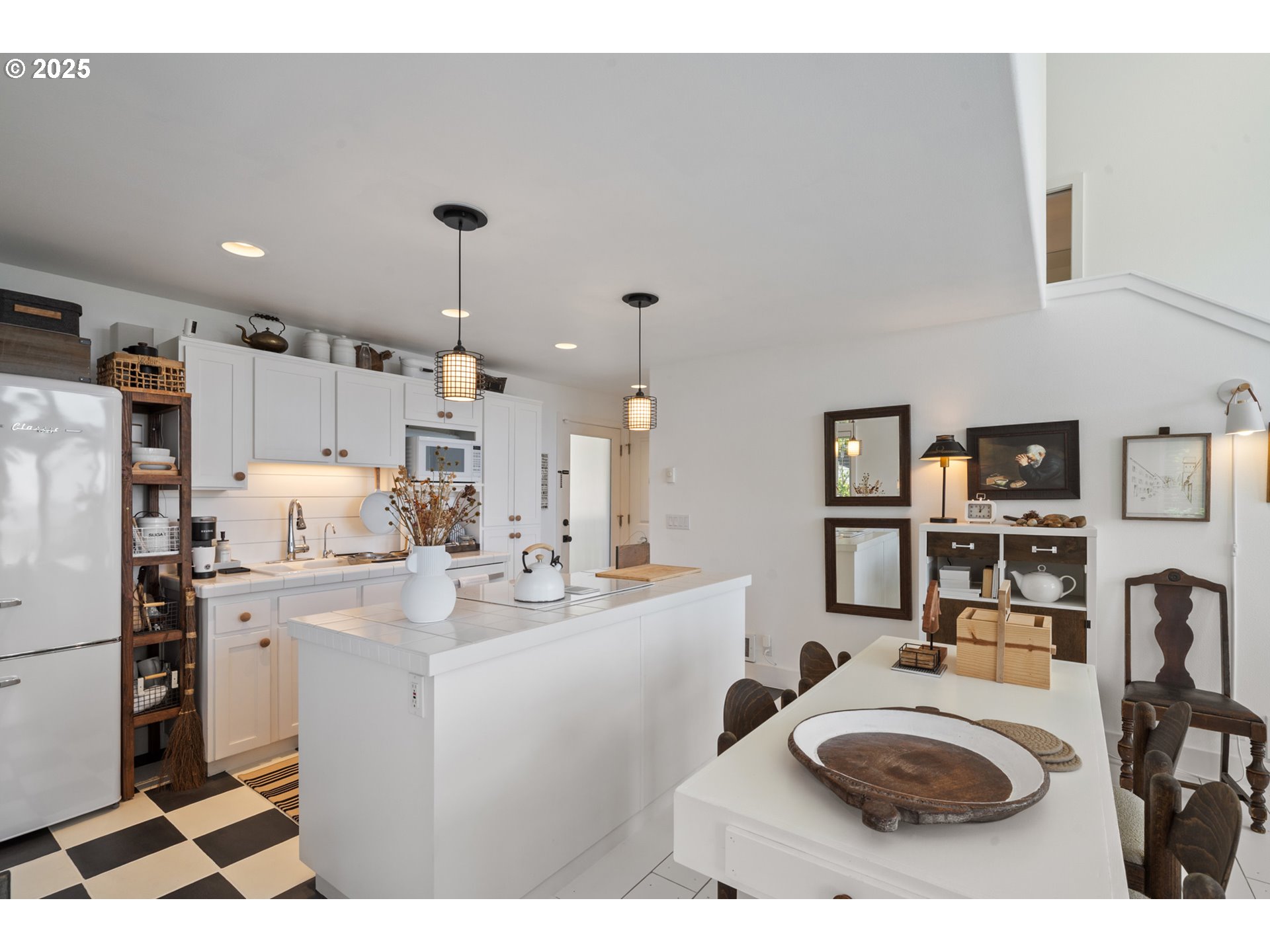 Oceanside, Oregon 97134, United States, 2 Bedrooms Bedrooms, ,1 BathroomBathrooms,Residential,Active,137778