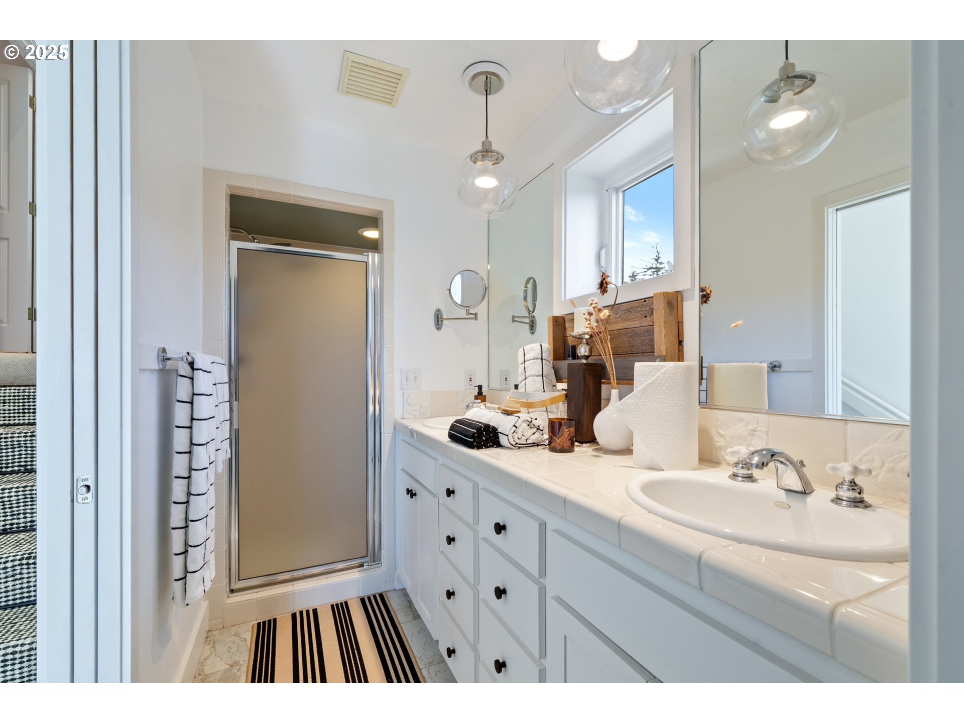 Oceanside, Oregon 97134, United States, 2 Bedrooms Bedrooms, ,1 BathroomBathrooms,Residential,Active,137778