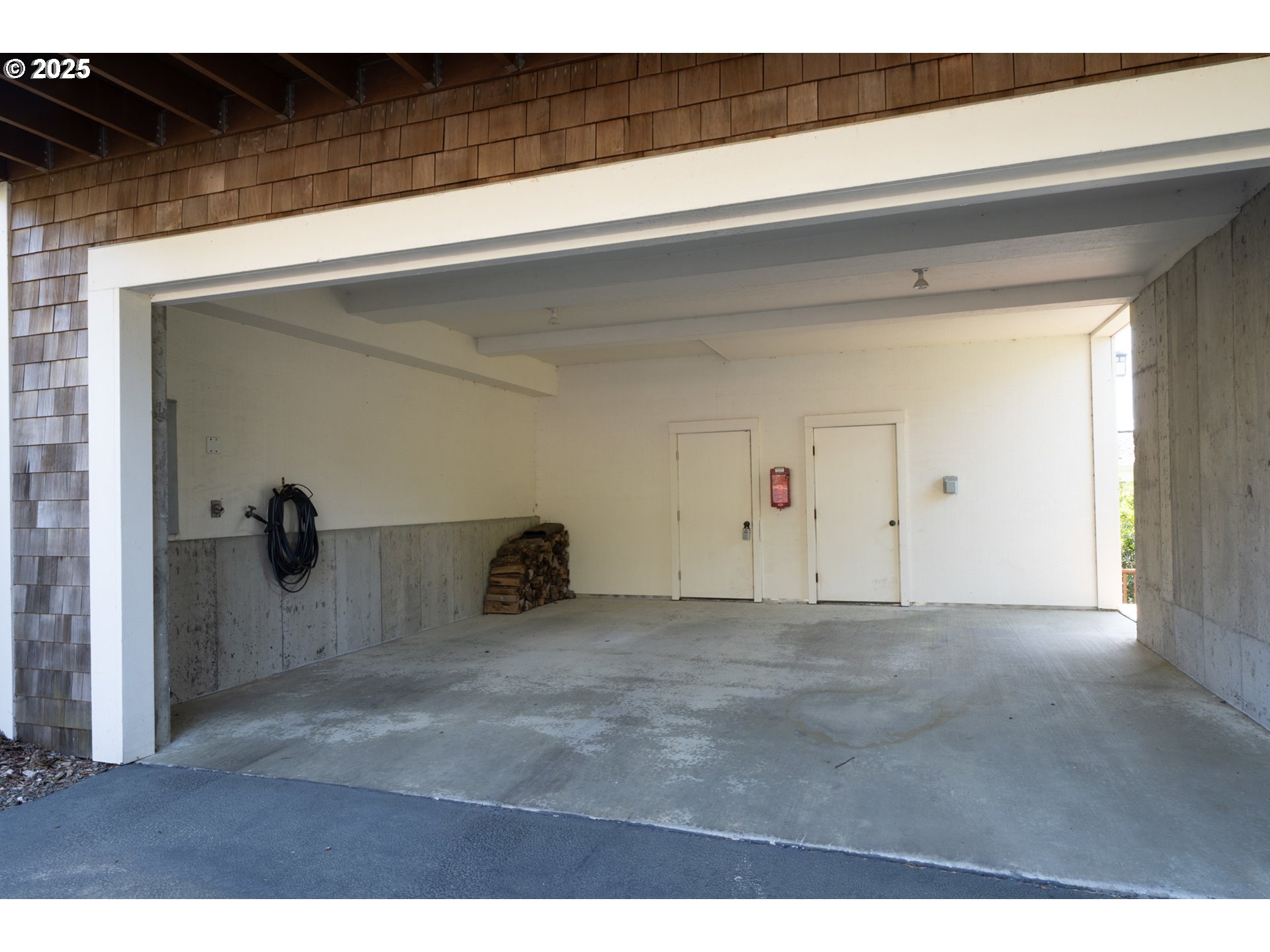 Oceanside, Oregon 97134, United States, 2 Bedrooms Bedrooms, ,1 BathroomBathrooms,Residential,Active,137778