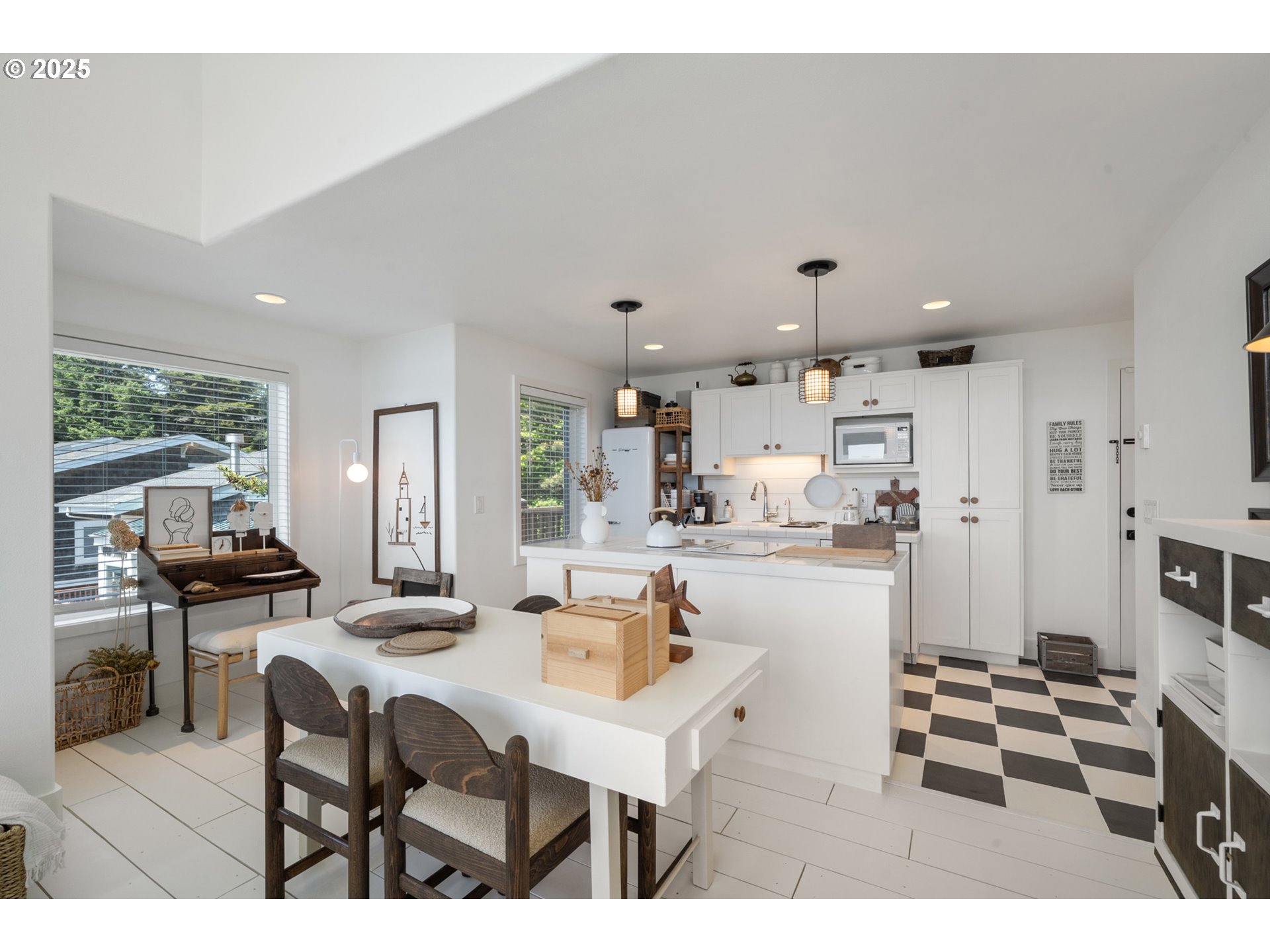 Oceanside, Oregon 97134, United States, 2 Bedrooms Bedrooms, ,1 BathroomBathrooms,Residential,Active,137778