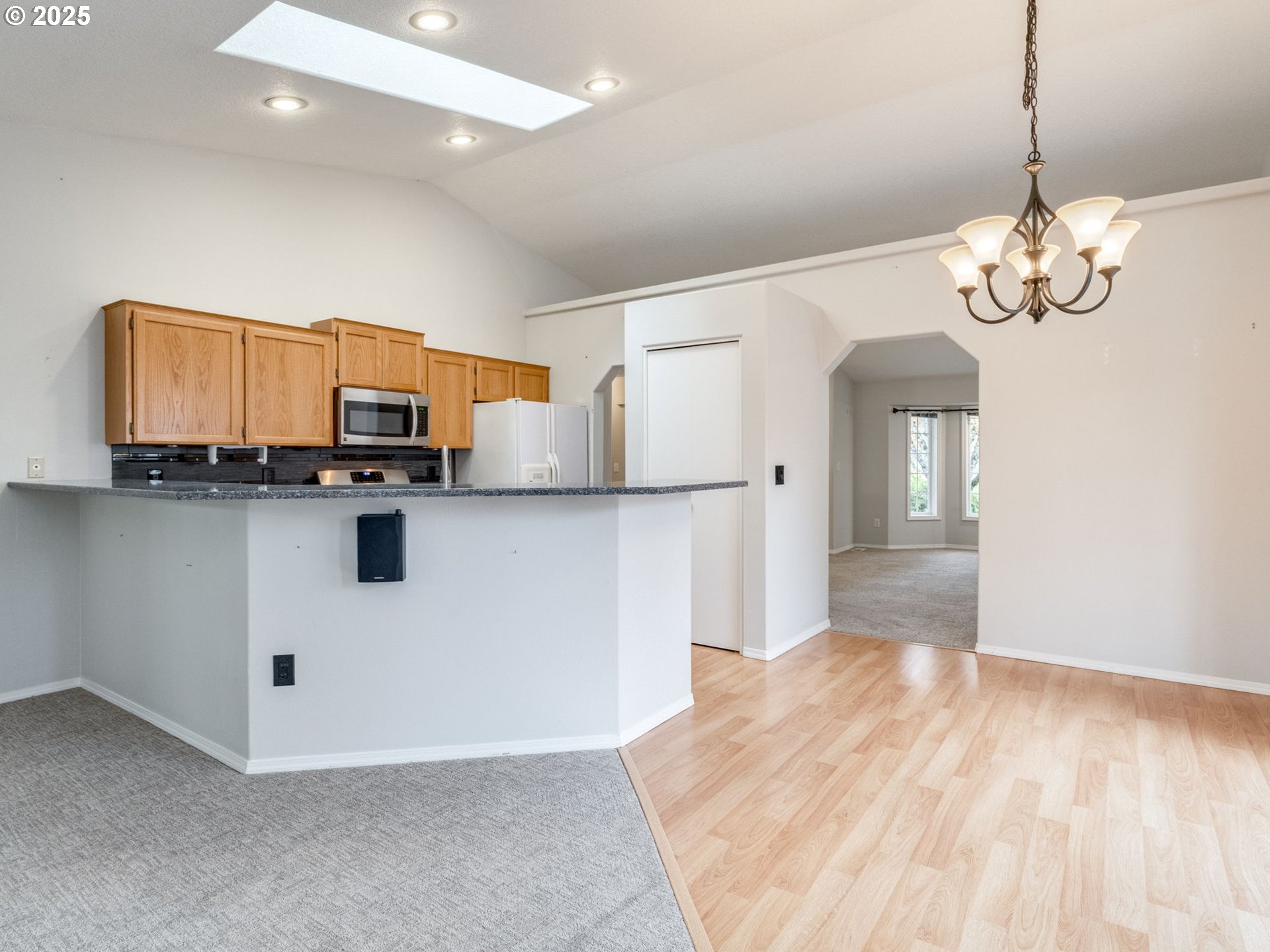 Aloha, Oregon 97003, United States, 3 Bedrooms Bedrooms, ,2 BathroomsBathrooms,Residential,Active,240498