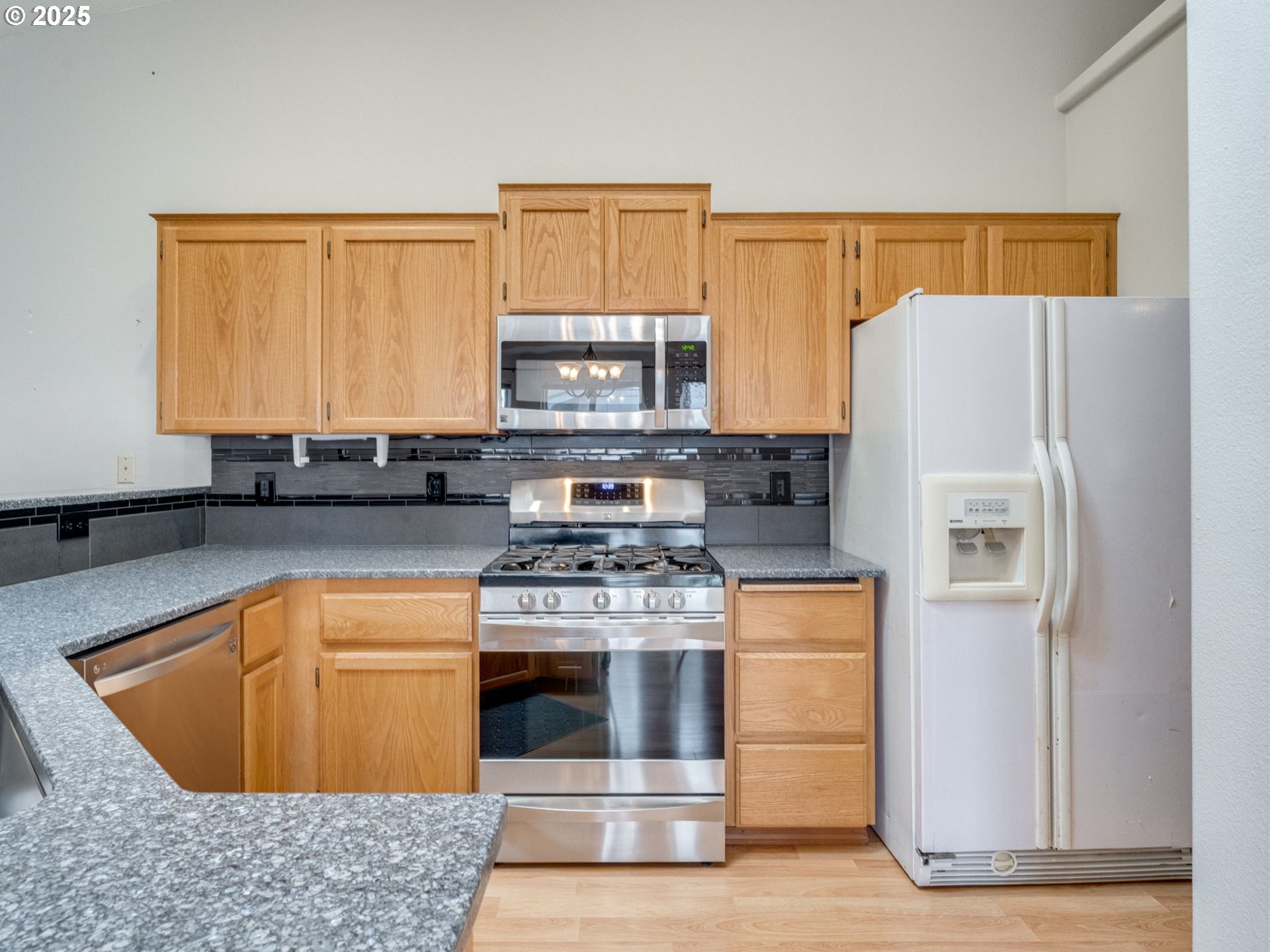 Aloha, Oregon 97003, United States, 3 Bedrooms Bedrooms, ,2 BathroomsBathrooms,Residential,Active,240498