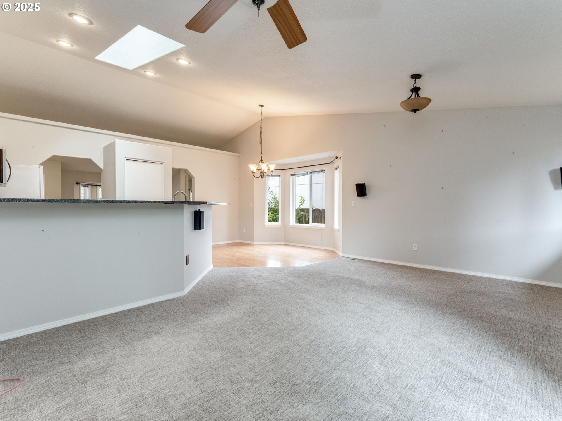 Aloha, Oregon 97003, United States, 3 Bedrooms Bedrooms, ,2 BathroomsBathrooms,Residential,Active,240498