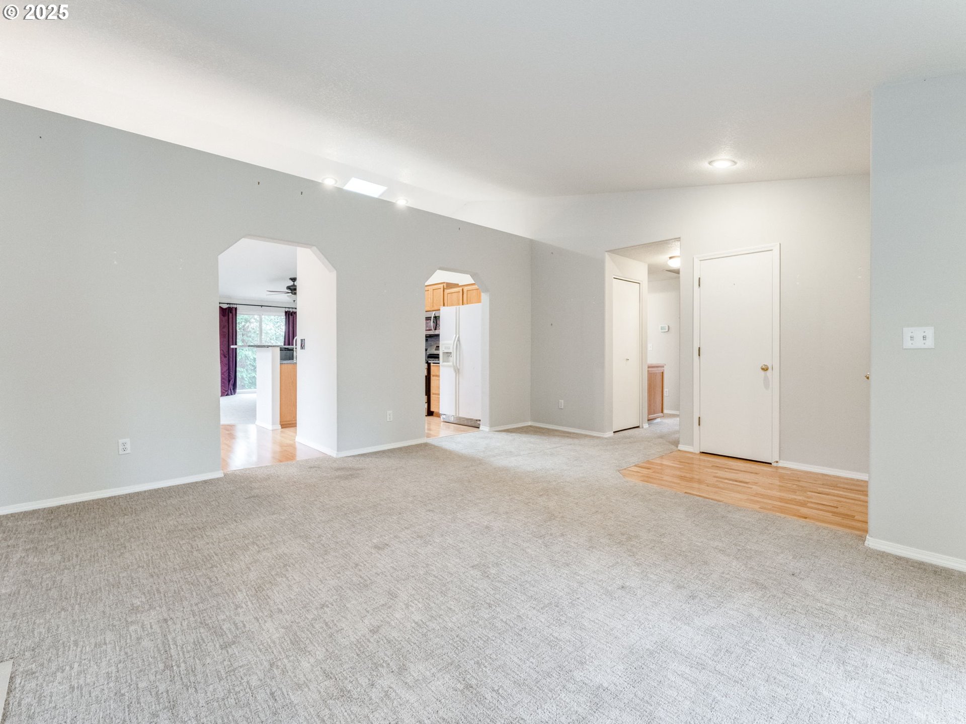 Aloha, Oregon 97003, United States, 3 Bedrooms Bedrooms, ,2 BathroomsBathrooms,Residential,Active,240498