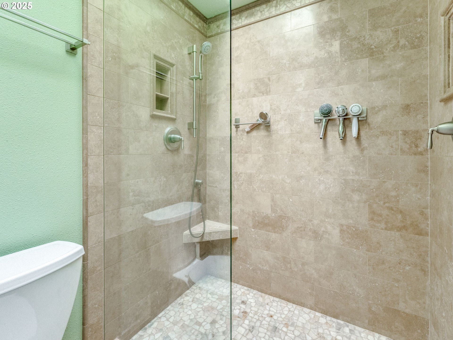 Aloha, Oregon 97003, United States, 3 Bedrooms Bedrooms, ,2 BathroomsBathrooms,Residential,Active,240498