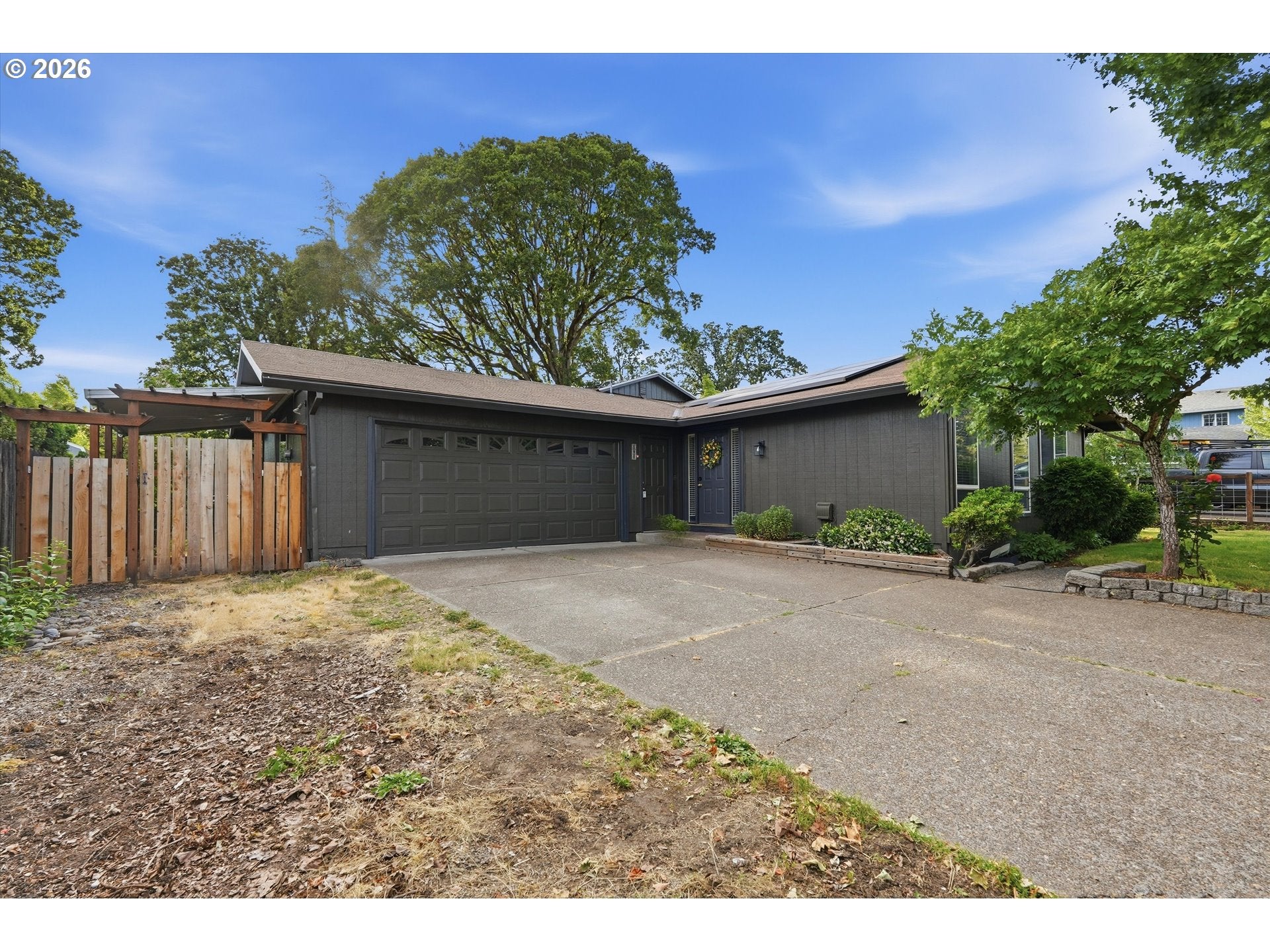 909 N SITKA AVE