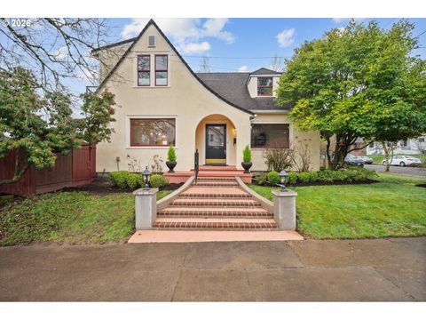 1706 SE Knapp ST Portland OR 97202