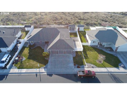 A home in Hermiston