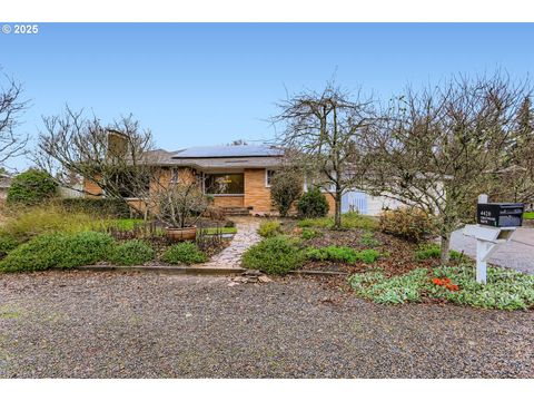 4420 SW CRESTWOOD DR Portland OR 97225