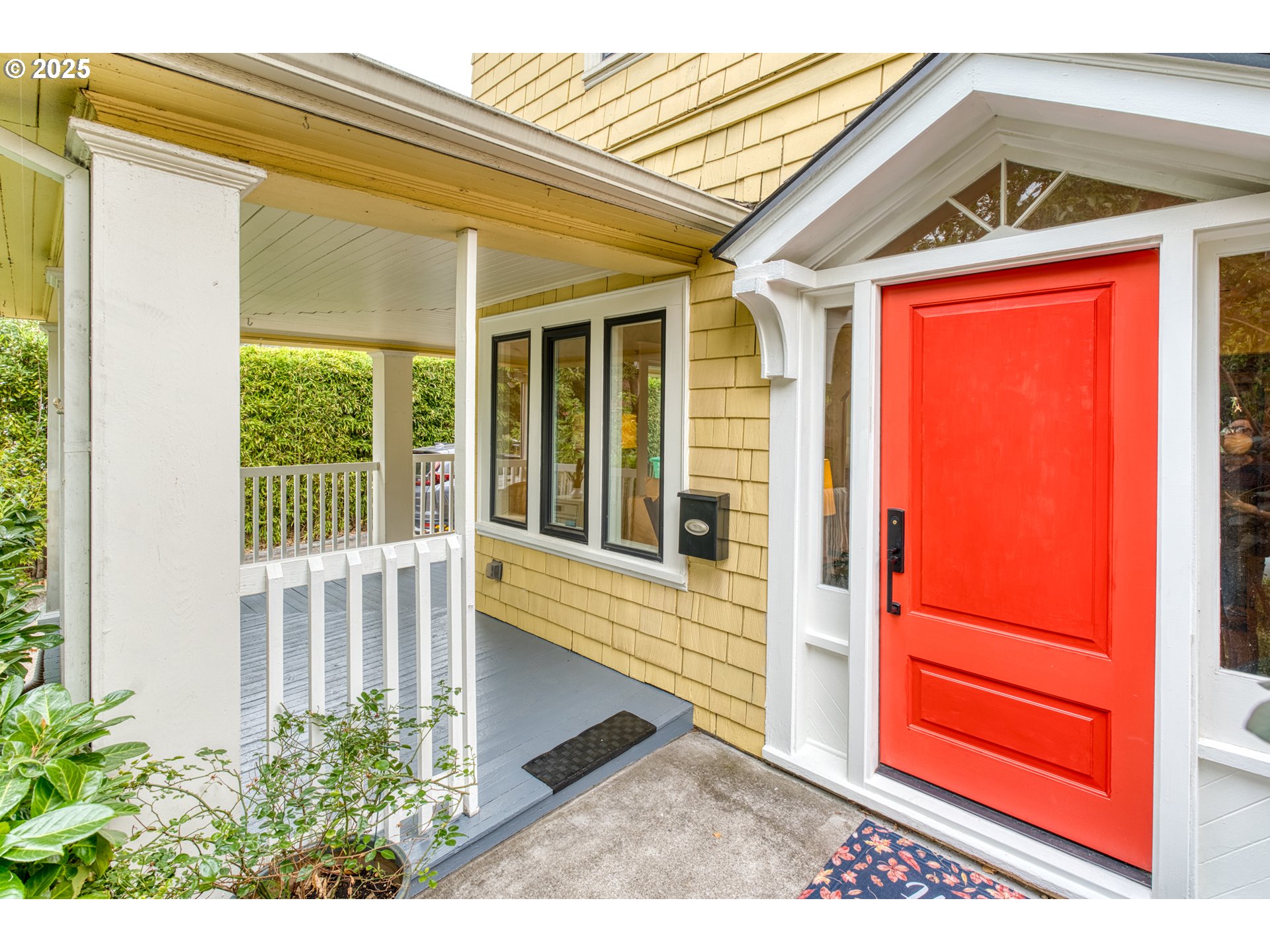 1412 SE TENINO ST
