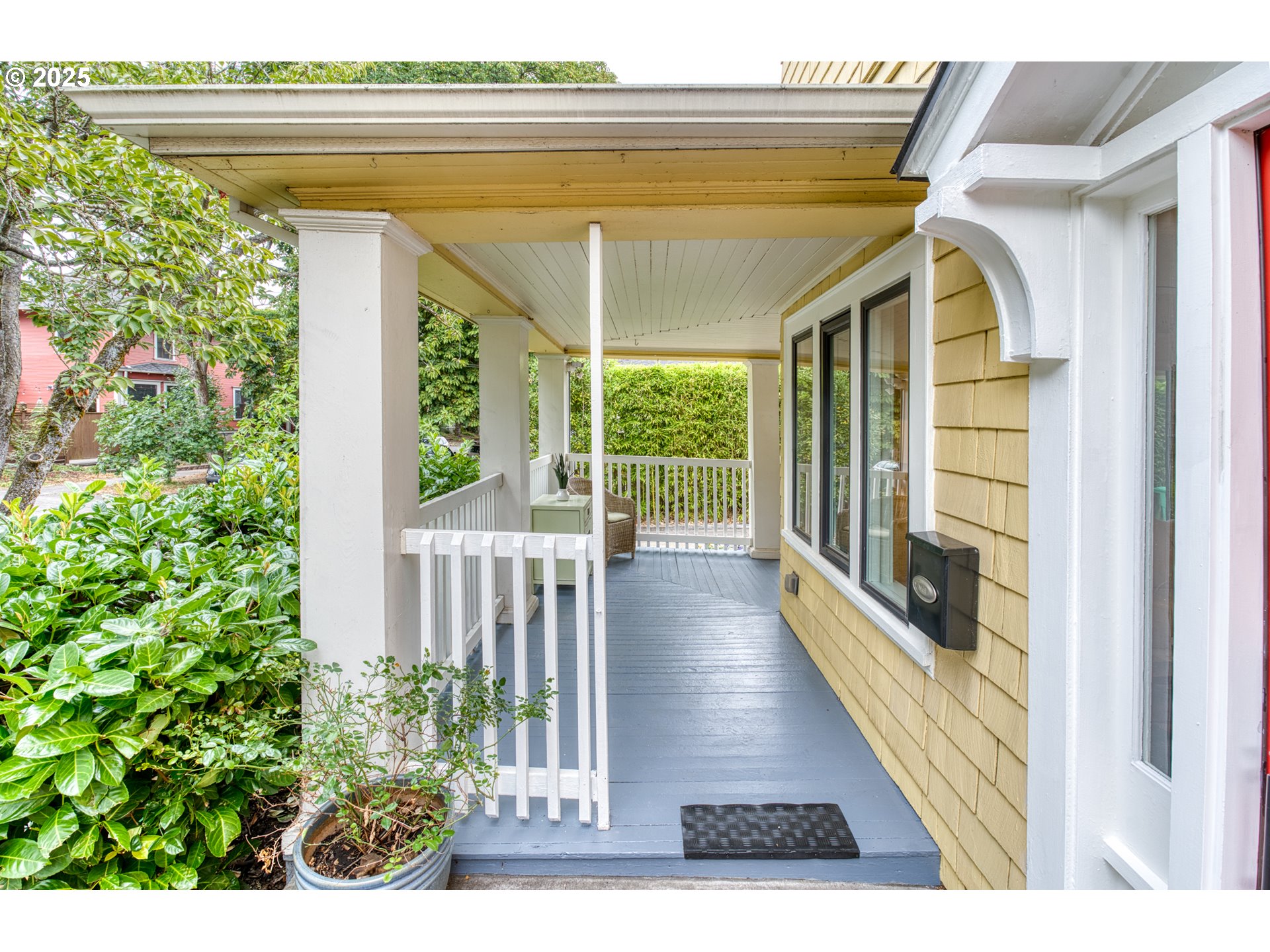 1412 SE TENINO ST