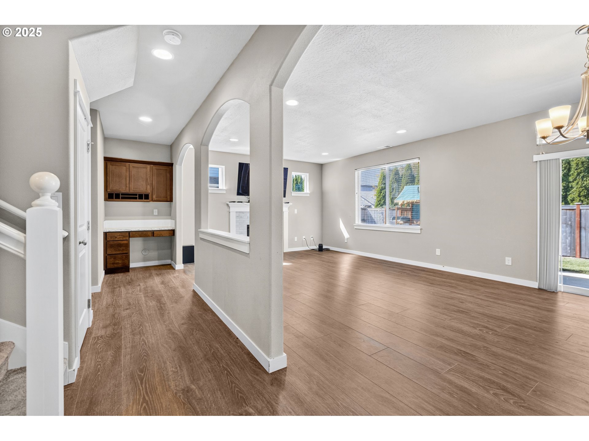 1375 LORIEN LN